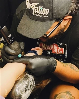 whytattoos ظهرت؟
